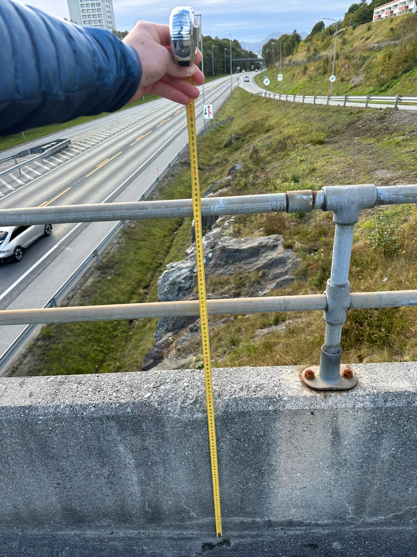 Bilde relatert til tiltak - tiltak-avviksmelding-rekkverksh-yde-pa-bru-ved-e136-volsdalen-0-1759407206863